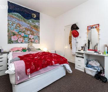 5 bedroom end of terrace house to rent - Photo 2