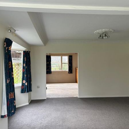 3 Bedroom Home available now - Photo 3