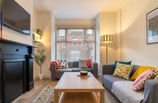 1 bedroom in a house share to rent - Photo 1