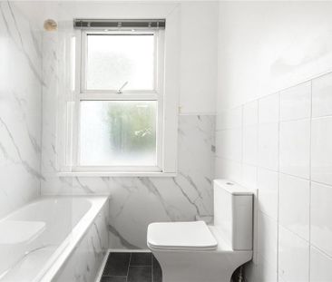 3 bedroom apartment to rent - Photo 2