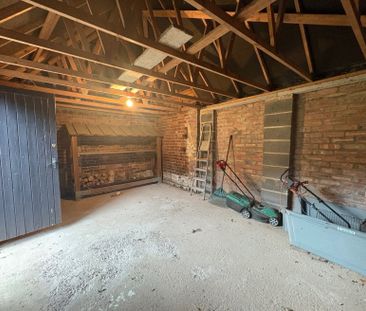 Manor Lodge - Photo 5