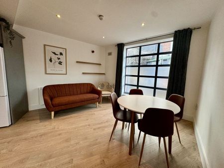 Apartment to rent in Cork, Centre - Photo 3