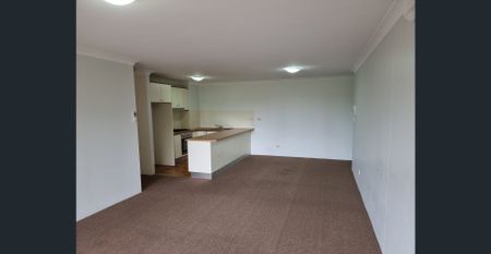 Modern 2-Bedroom Apartment in Sydney Park Village with Pool, Gym & Tennis Court - Photo 3