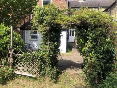 Castle Road, Bedford, MK40 - Photo 3