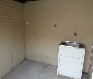 TIDY TWO BEDROOM UNIT - WATER INCLUDED- WALK TO PARRAMATTA CBD - Photo 4
