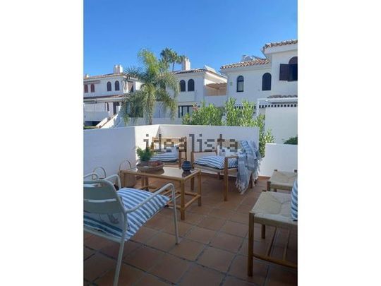 Alquiler de chalet adosado en Calle Bolivia - Photo 1