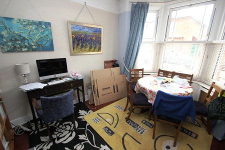 4 bedroom semi-detached house to rent - Photo 2