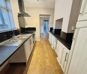 3 bedroom terraced house to rent - Photo 6