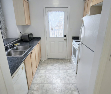 For Lease - 3165 Stornoway Circle, Oakville, Ontario - Photo 3