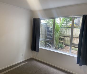 Very Tidy Great location - Photo 2