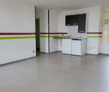 Location Appartement 2 pièces 58m² HAUSSY 59294 - Photo 2