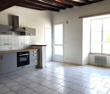 Location Maison 2 pièces 70m² LONGUENEE EN ANJOU 49770 - Photo 1