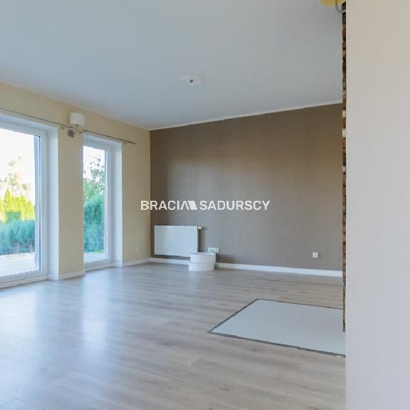 Dom Kocmyrzów-Luborzyca Wola Luborzycka powierzchnia 250.0 m² C206-WD-58551 - Photo 1