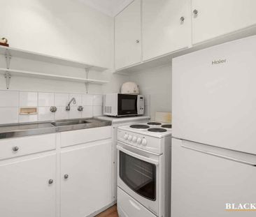 One Bedroom Apartment - Photo 2