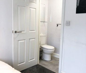 1 bedroom in a house share to rent - Photo 6