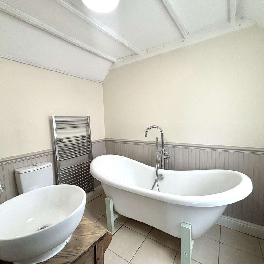 Two Bedroom Semi Detached Residential House in a village location - Photo 1