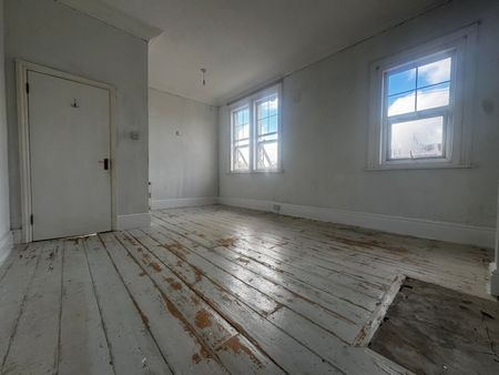 2 Bed Flat, Bridge Road, SO19 - Photo 3