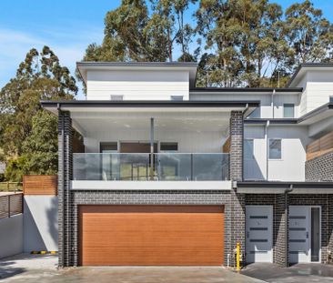 Stunning 3 Bedroom Townhouse - Photo 5