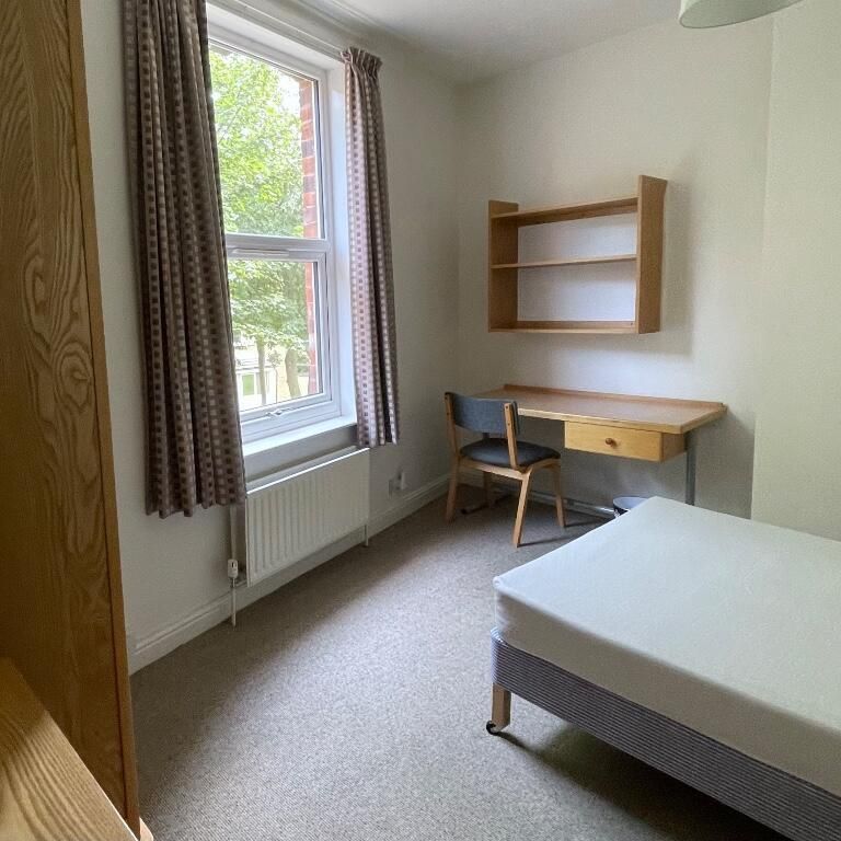 5 bedroom end of terrace house to rent - Photo 1