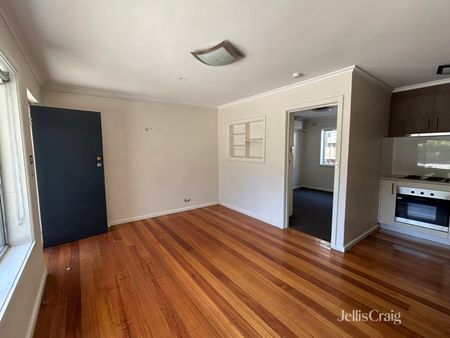 2/43 Gillies Street, Fairfield VIC 3078 - Apartment For Rent | Domain - Photo 4