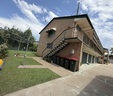 Updated Unit in the Heart of Moorooka - Photo 2