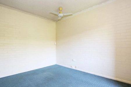 Low Maintenance and Secure Studio in Prime St Kilda Location - Photo 3