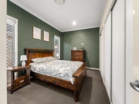 54 Menara Circuit, North Lakes QLD 4509 - House For Rent - $700 | Domain - Photo 2