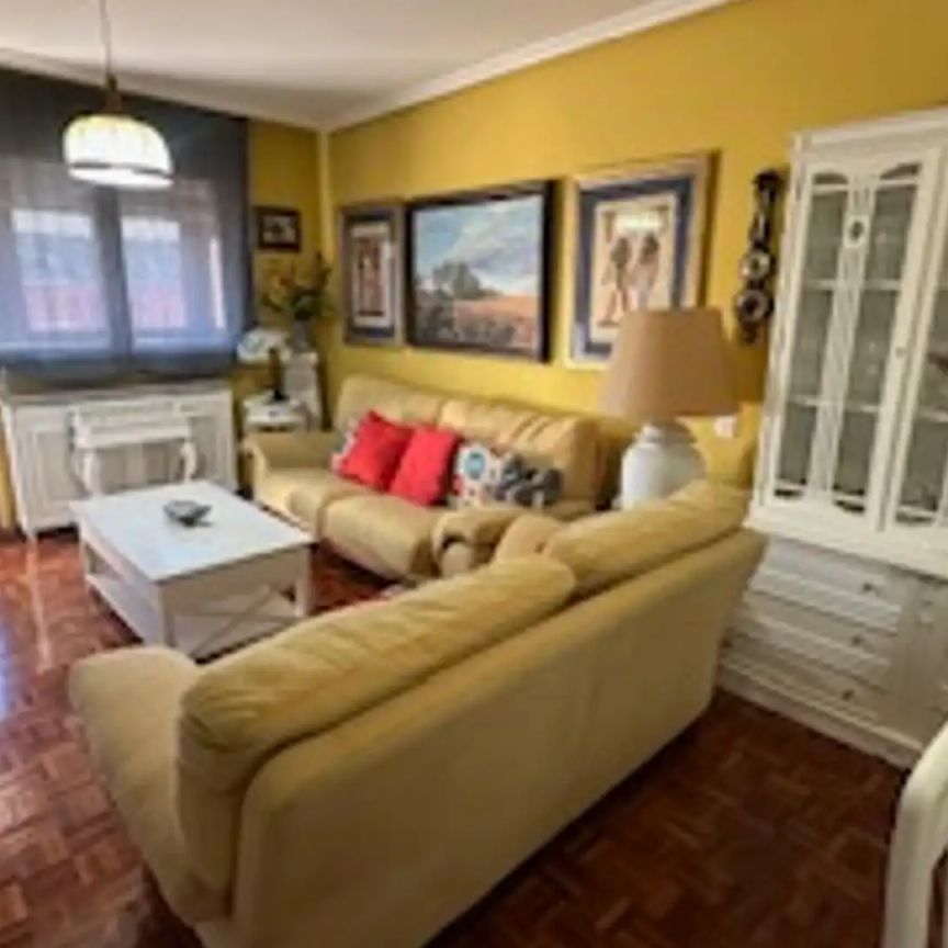 Piso de alquiler en Calle París, San Claudio - La Chantría - Photo 1