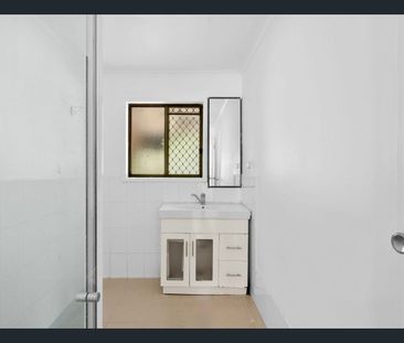 Spacious 4-Bedroom Home on 11.02ha – Acreage Living at Its Best. - Photo 6