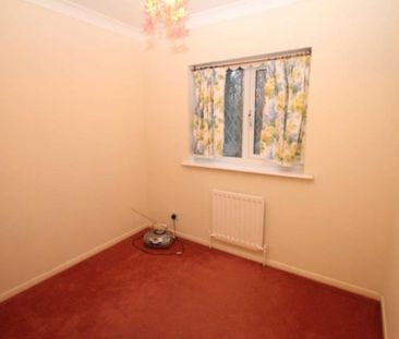 3 bed End Terrace House for rent - Photo 2