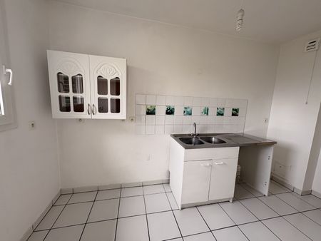 Location Appartement 2 pièces 49m² LA MADELEINE 59110 - Photo 2