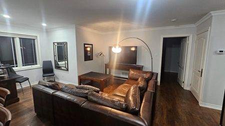 For Lease - 5164 New Street, Burlington, Ontario - Photo 2