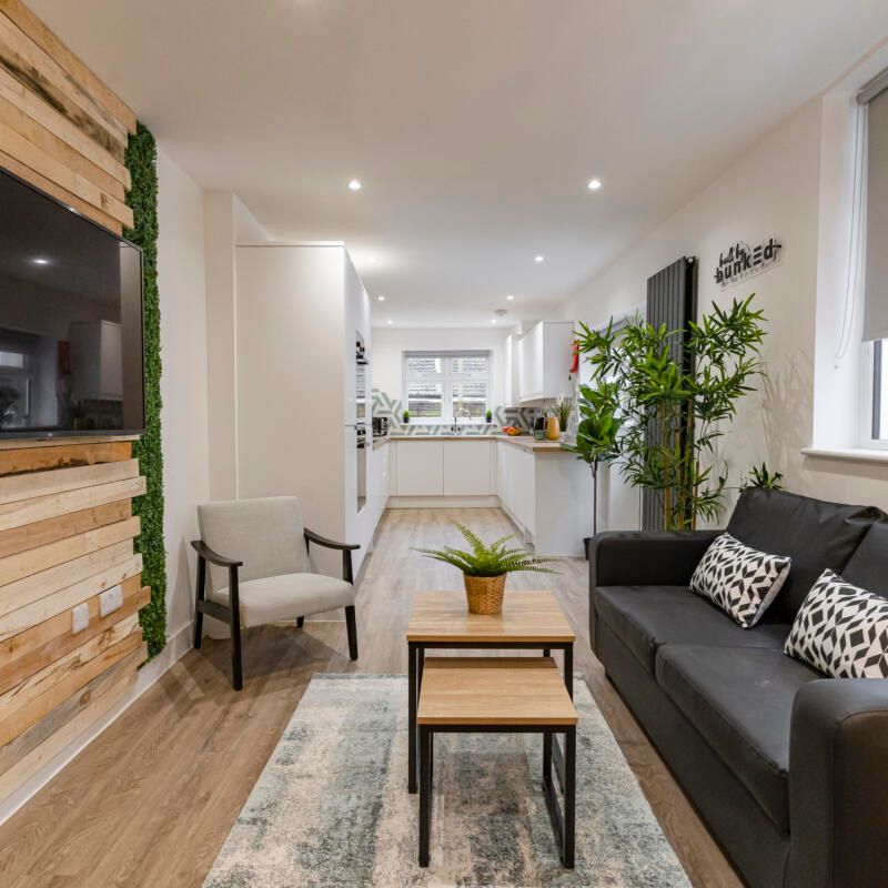 Baileys #8 - Photo 1