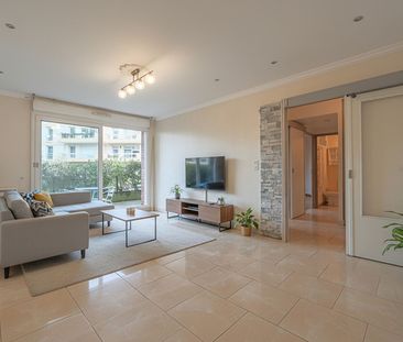 Location Appartement 2 pièces 47m² MONT ST AIGNAN 76130 - Photo 1