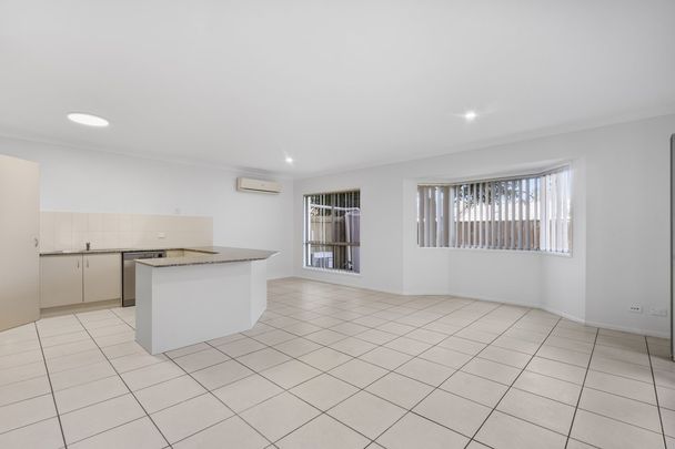 Four Bedroom Townhouse in Coomera! - Photo 1