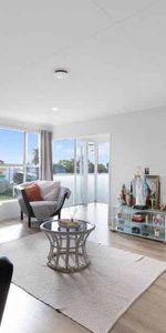 Mangere East, 5 Bedrooms, $900 - Photo 4