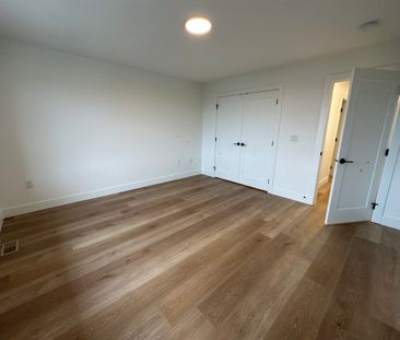 Gorgeous Townhomes in Yale Gardens! - Photo 5