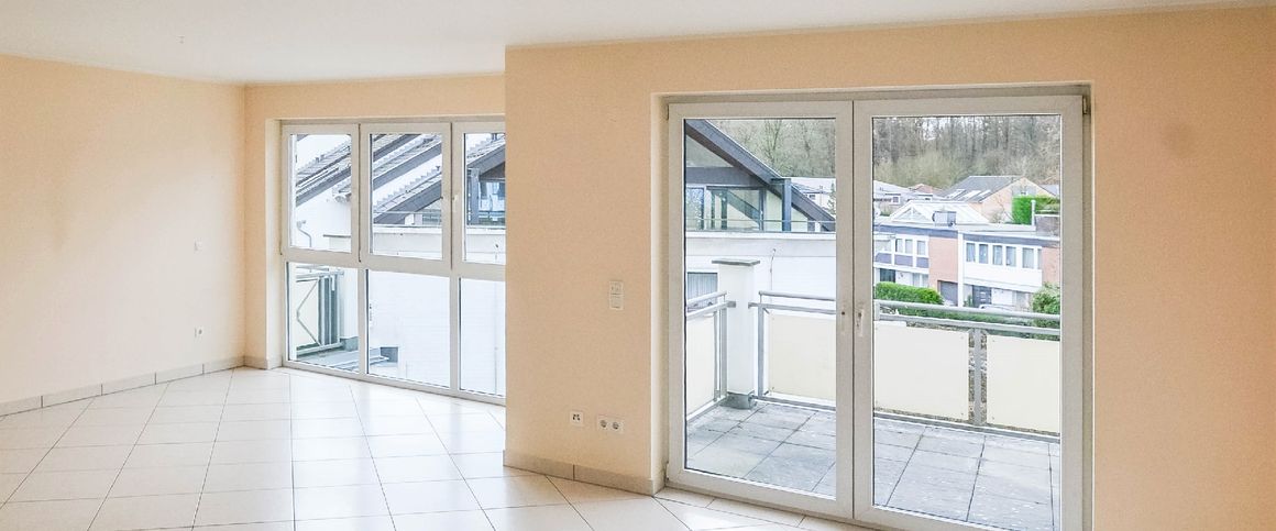 Individuelles Wohnen auf zwei Ebenen: Charmante Maisonettewohnung in gepflegtem Mehrfamilienhaus! - Foto 1