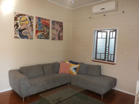 GORGEOUS PROPERTY IN WEST END + SWIMMING POOL - Photo 2