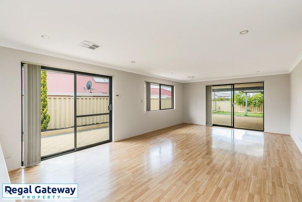 15 Aromatic Crescent, ATWELL WA 6164 - Photo 1