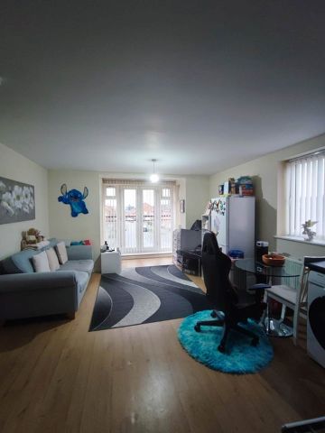 2 Bed Flat, Anglian Way, CV3 - Photo 3