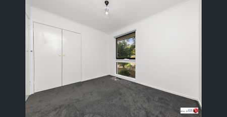 Charming 3-Bedroom Retreat in Templestowe - Your Perfect Home Awaits! - Photo 3