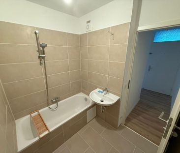 ERSTBEZUG nach Modern. 3,5 Zi. Wohnung + Balkon + Abstellkammer - Photo 2