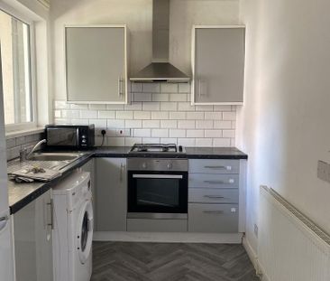 3 bedroom apartment to rent - Photo 3