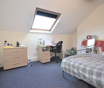 8 bedroom semi-detached house to rent - Photo 3