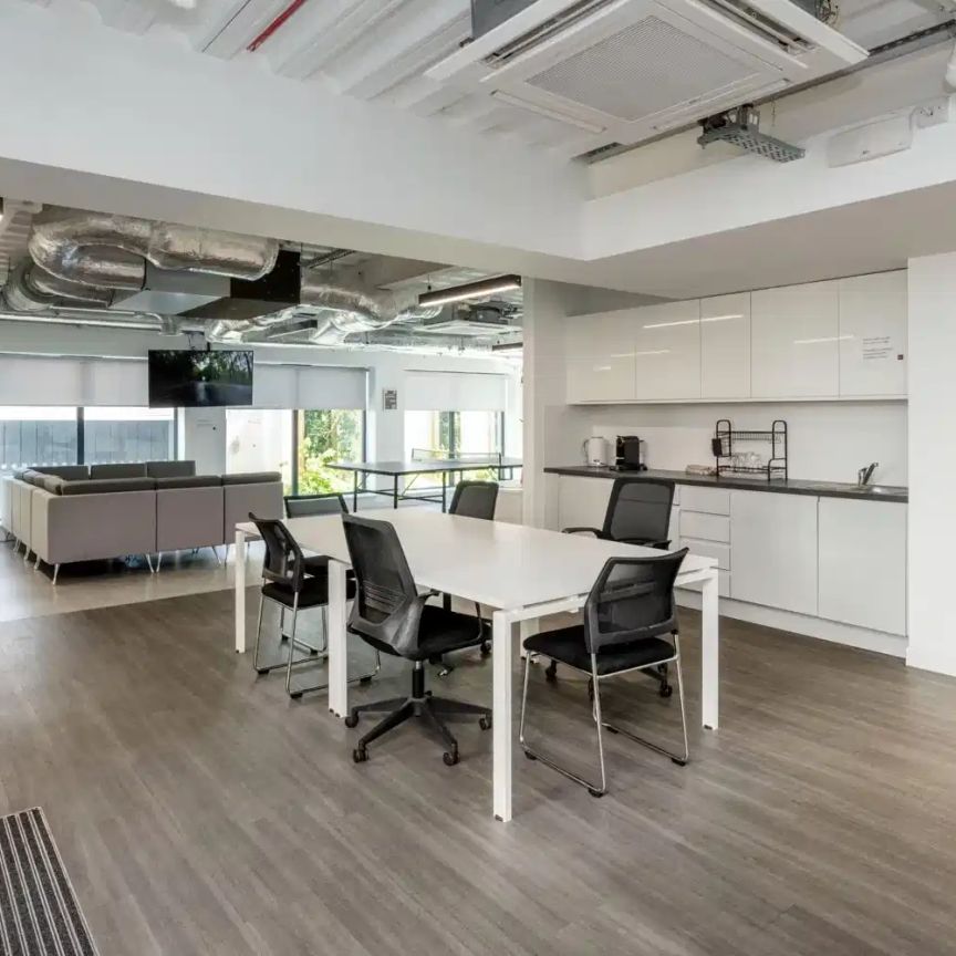 Platinum Studio - Photo 1