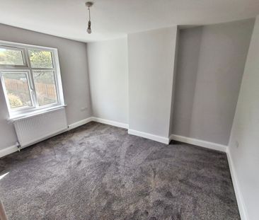 Three-Bedrooms Semi-Detached House - Photo 3
