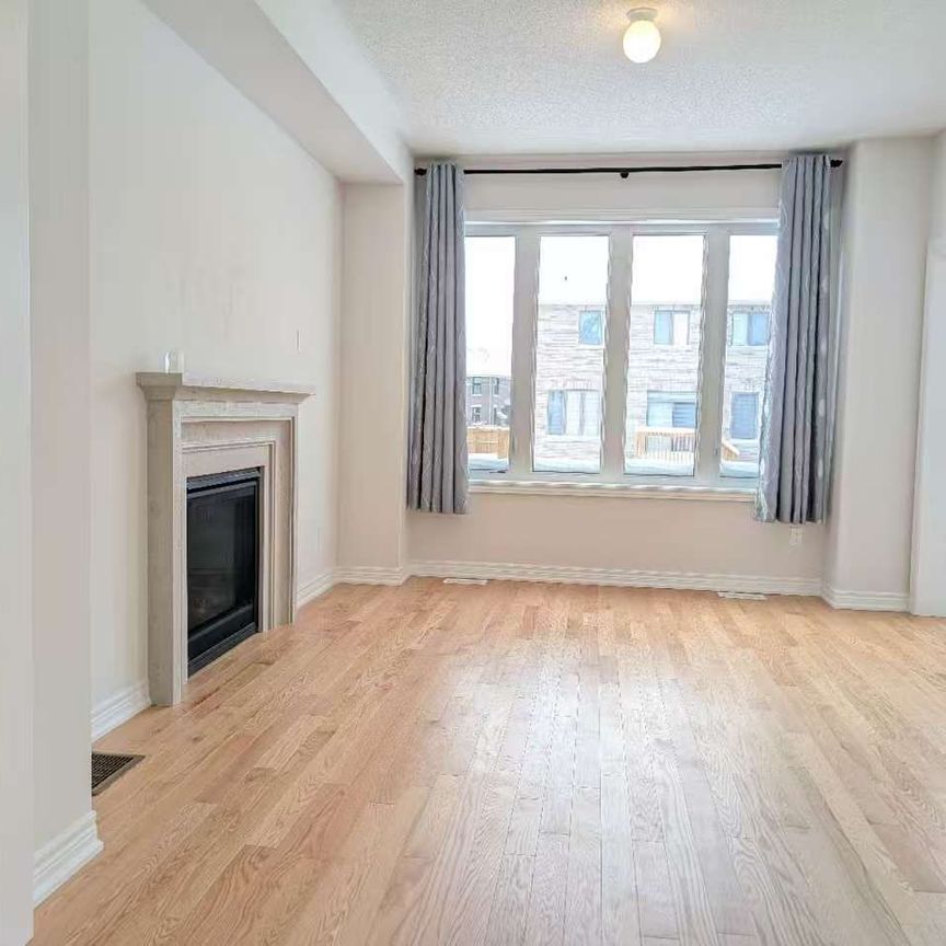 For Lease - 4 Sam Battaglia Crescent, Georgina, Ontario - Photo 1