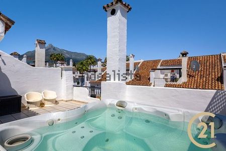 Alquiler de chalet adosado en Urbanización Los Naranjos de Marbella, 10 - Photo 5