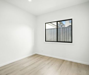 PARKSIDE LIVING IN TOONGABBIE - - Photo 1